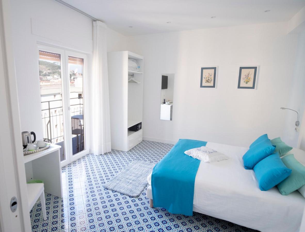 Domus Sole Bed and Breakfast Sorrento Buitenkant foto
